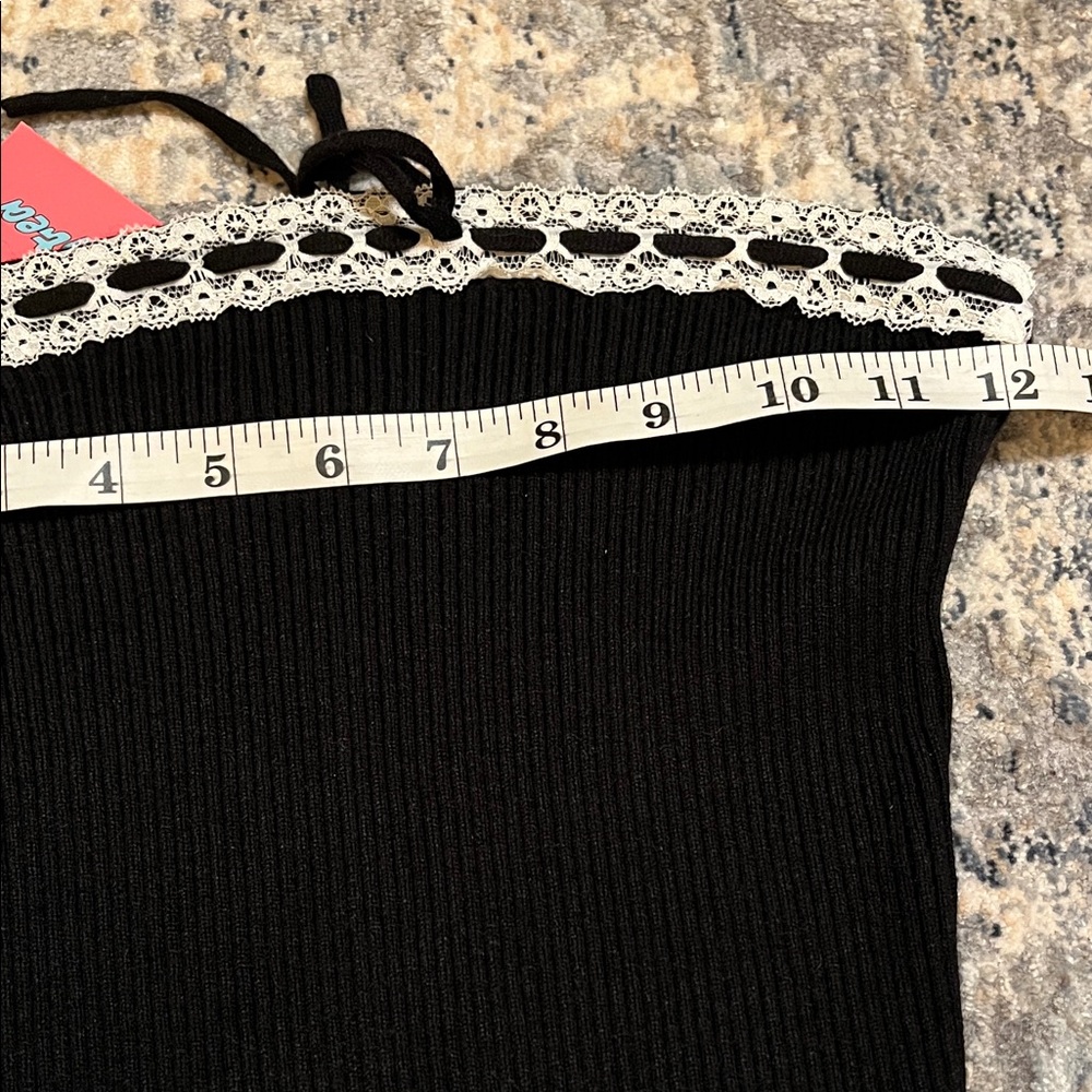 Edikted Black and White Lace Trim Crop Top - Picture 3 of 4